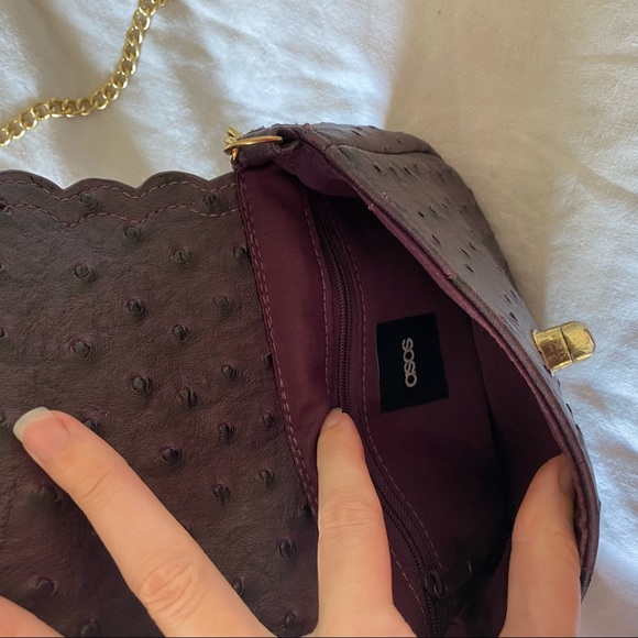 Purple ostrich ASOS mini crossbody bag gold chain - Picture 2 of 8
